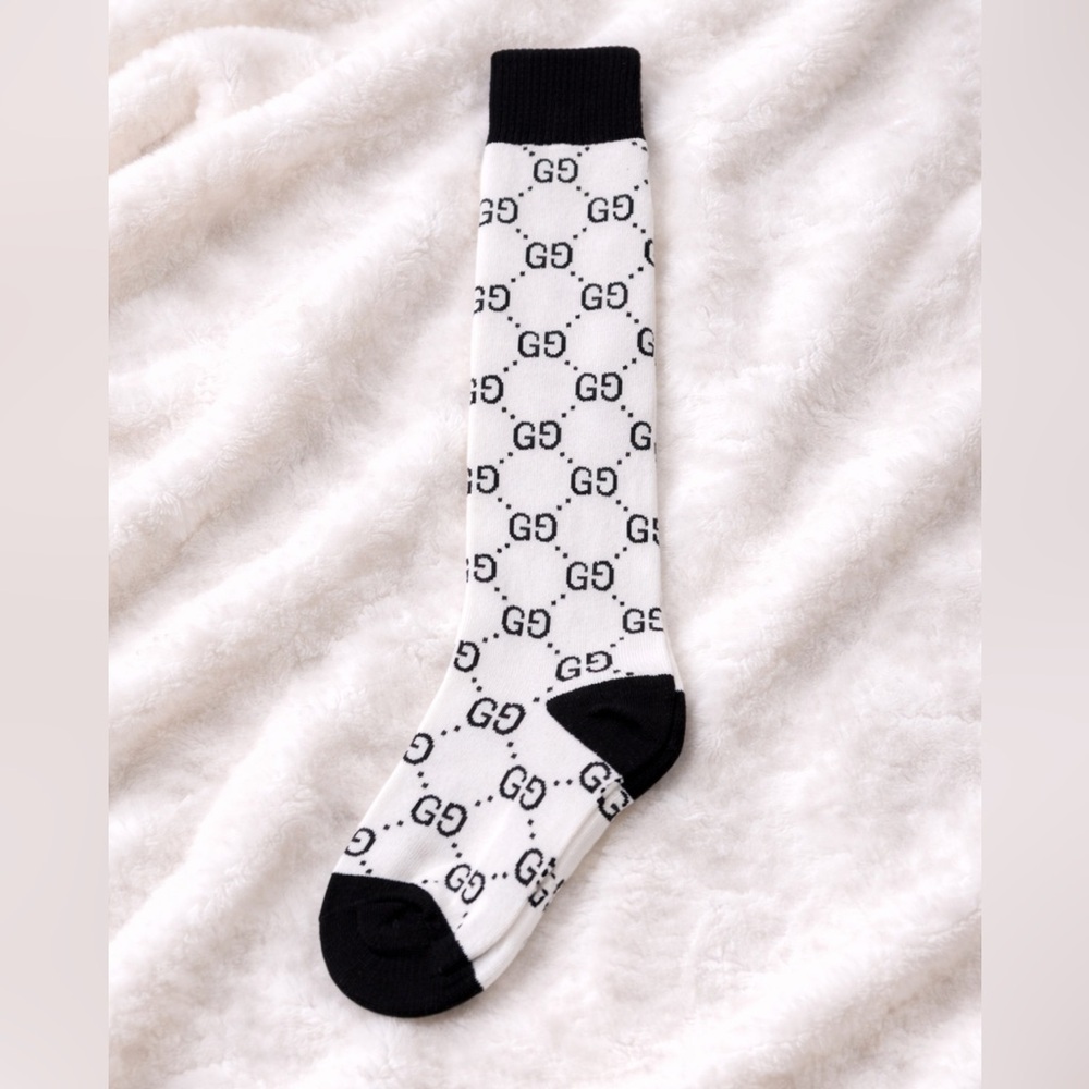 Luxury White & Black Gucci Knee High Socks - Picture 2 of 2